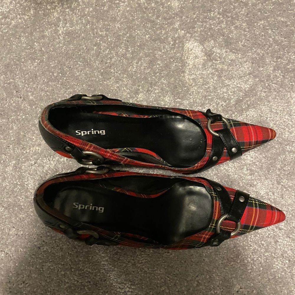 shoes - Picture 2 of 2